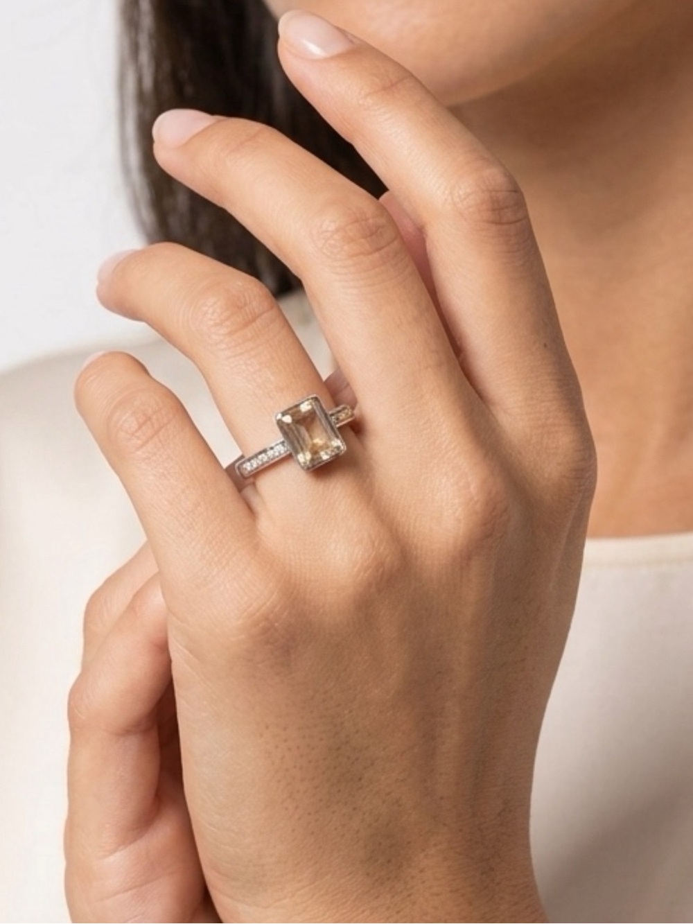 Brighton wonder ring with yellowish stone and side crystals stackable Size 7 - Picture 7 of 8